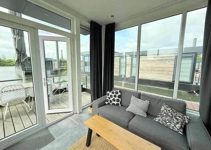 Botel De Maasterp - Watervillage 16 Ohé en Laak